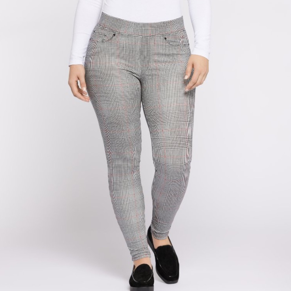 Seven7 Black Red & White Houndstooth Plaid Pull-On Ponte Knit Legging Pant